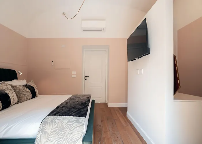 Naman Hotellerie - Monti Affittacamere Roma